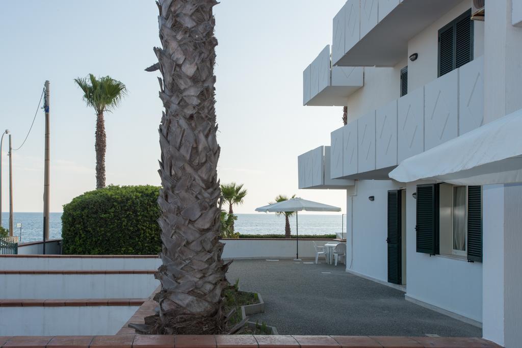 Blu Side Hotel & Residence Torre San Giovanni Ugento Exterior foto